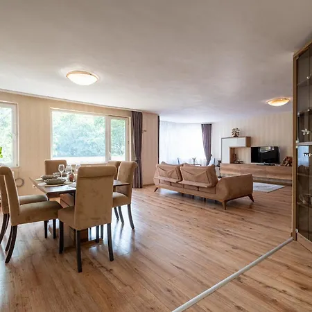 Location 3 Bedroom Next To The Διαμέρισμα Βάρνα