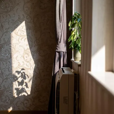 Location 3 Bedroom Next To The