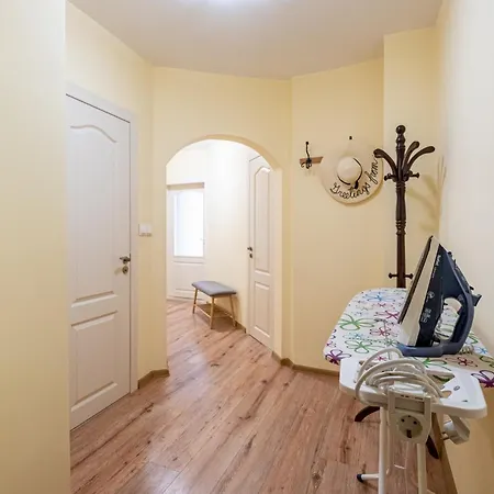 Location 3 Bedroom Next To The Βάρνα