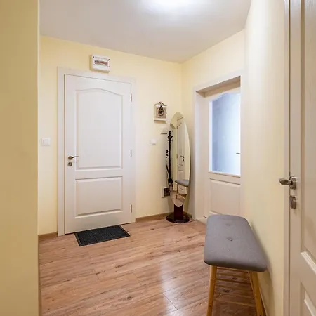 Διαμέρισμα Location 3 Bedroom Next To The Βάρνα