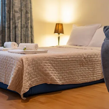 Location 3 Bedroom Next To The