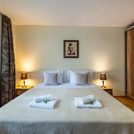 Διαμέρισμα Location 3 Bedroom Next To The