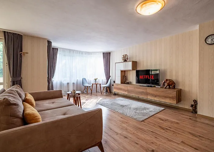 Location 3 Bedroom Next To The