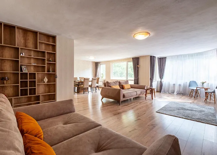 Location 3 Bedroom Next To The Апартаменты