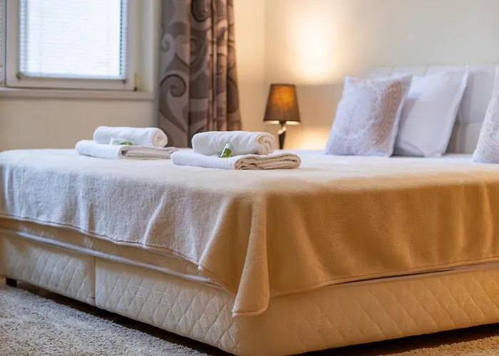 Апартаменты Location 3 Bedroom Next To The *