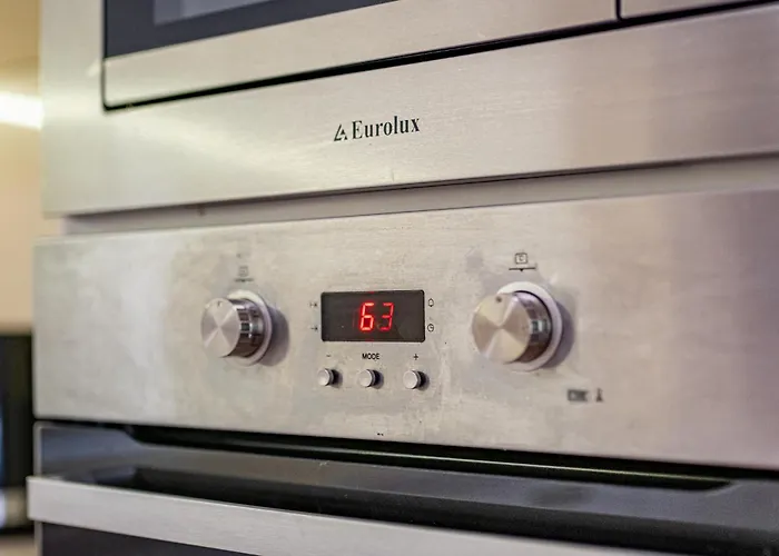 Location 3 Bedroom Next To The Апартаменты