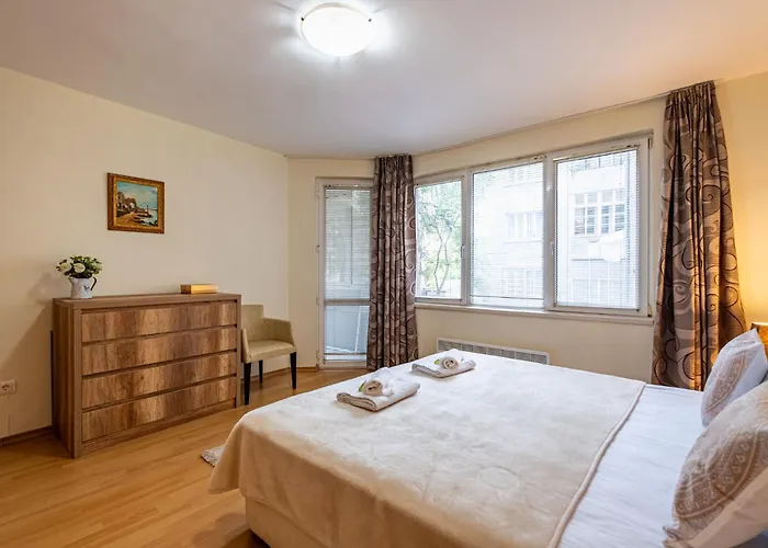 Location 3 Bedroom Next To The Апартаменты *