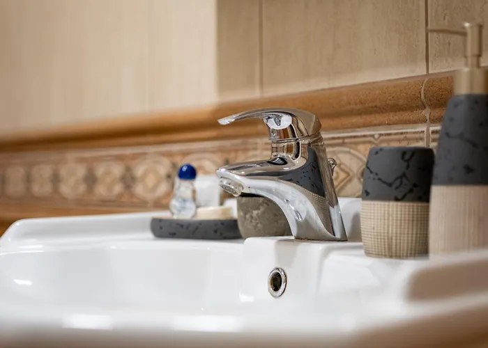 Location 3 Bedroom Next To The Апартаменты