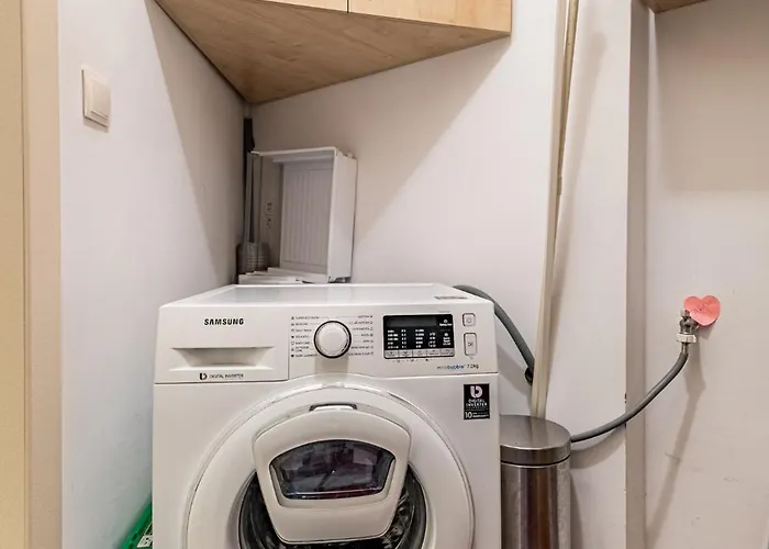 Апартаменты Location 3 Bedroom Next To The Варна