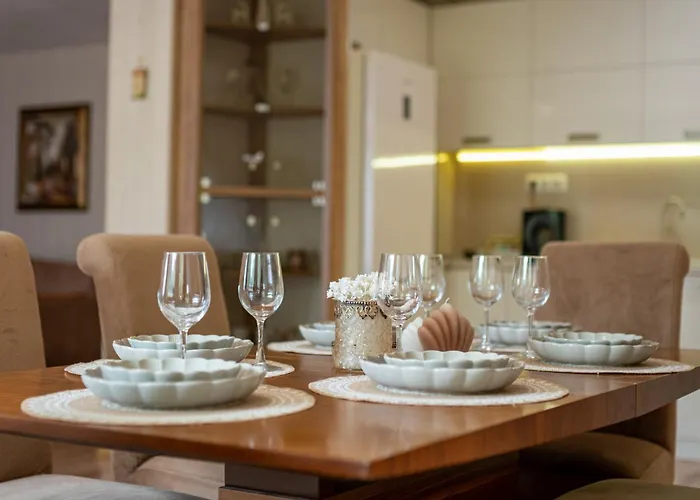 Location 3 Bedroom Next To The Апартаменты