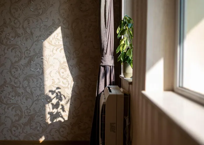 Location 3 Bedroom Next To The