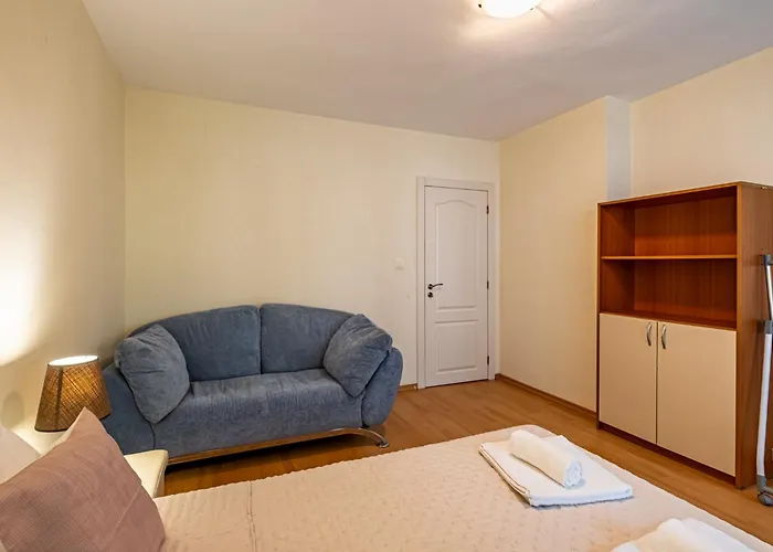 Location 3 Bedroom Next To The Апартаменты