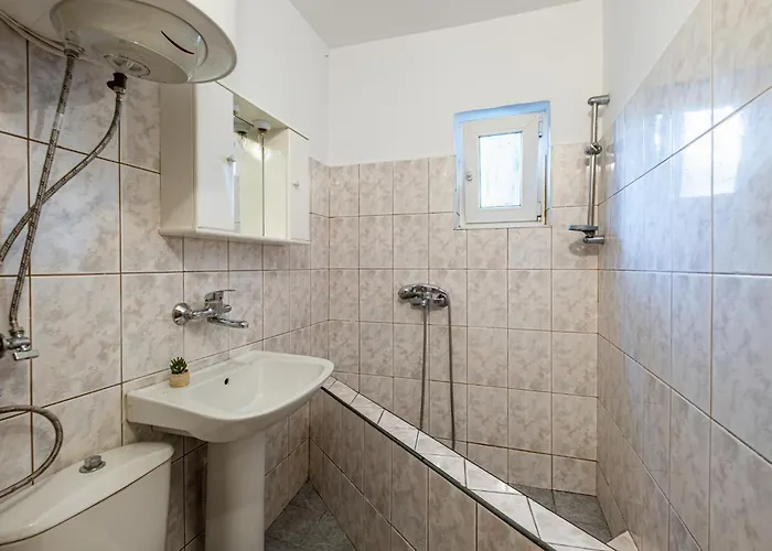 Location 3 Bedroom Next To The Апартаменты Варна