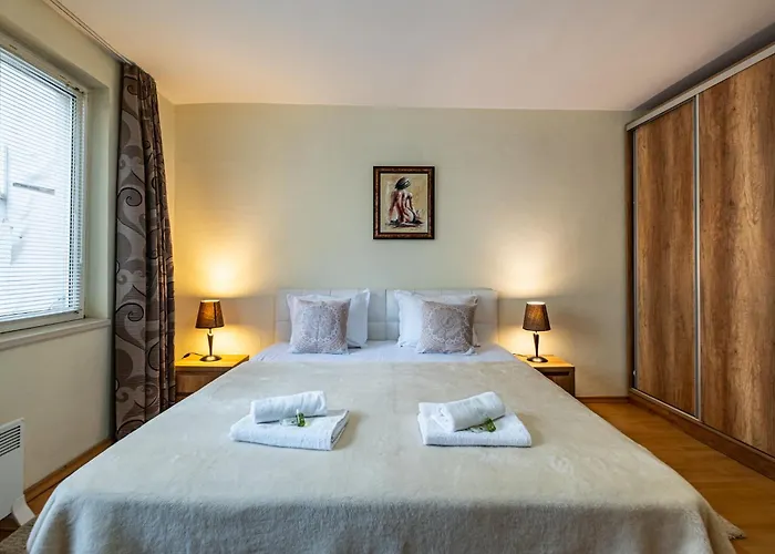 Апартаменты Location 3 Bedroom Next To The