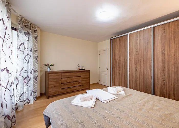 Location 3 Bedroom Next To The * Varna