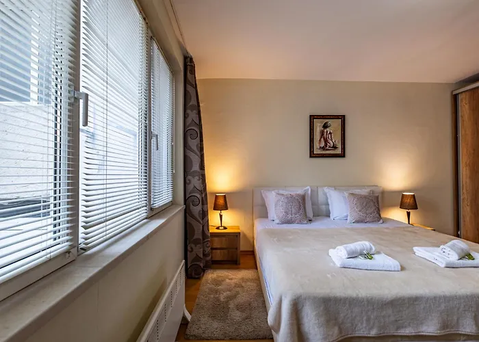 Location 3 Bedroom Next To The Апартаменты Варна