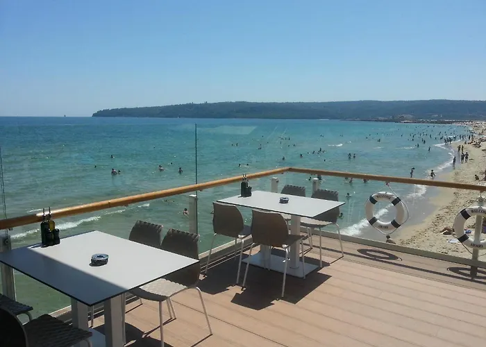 Апартаменты Location 3 Bedroom Next To The *