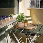 Location 3 Bedroom Next To The Appartement *