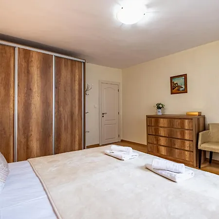 Location 3 Bedroom Next To The Appartement