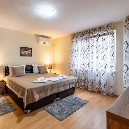 Апартаменты Location 3 Bedroom Next To The