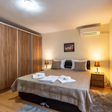 Апартаменты Location 3 Bedroom Next To The *