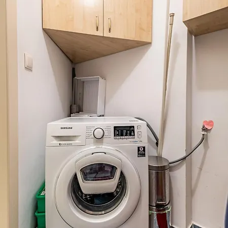 Апартаменты Location 3 Bedroom Next To The Варна