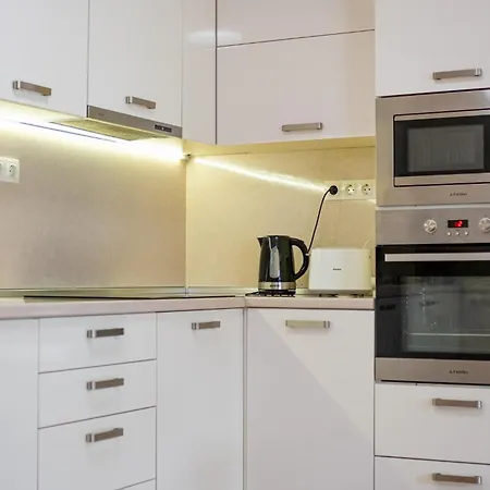 Location 3 Bedroom Next To The Апартаменты