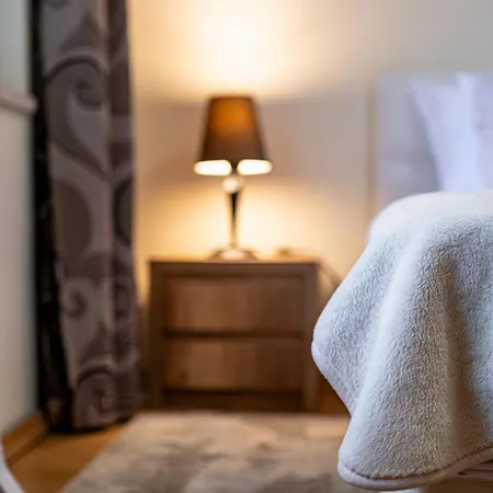 Location 3 Bedroom Next To The Апартаменты Варна