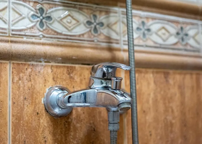 Location 3 Bedroom Next To The